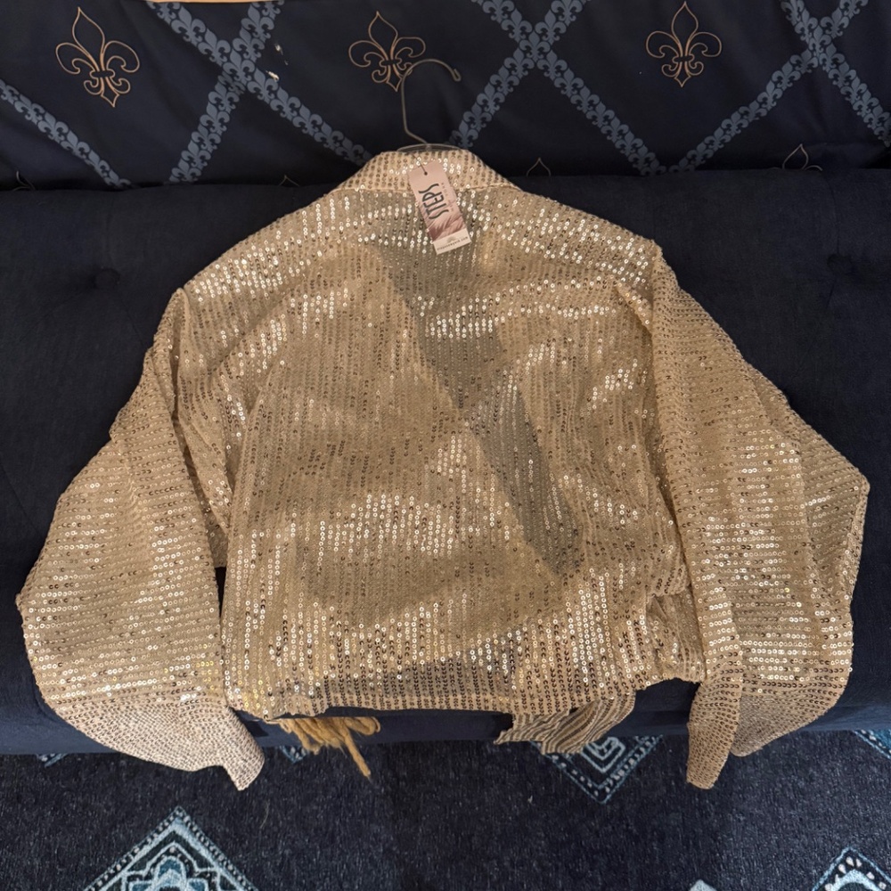 NWT STEPS NY SEQUINED CROP - Picture 2 of 5